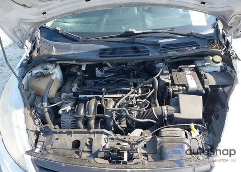 2015 Ford Fiesta Titanium z USA, uszkodzony, nr VIN 3FADP4FJ9FM213111